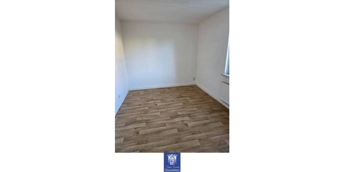 Etagenwohnung Riesa Gröba - 2 Zimmer, 68 m&sup2;, 378&euro; | Angebot:25709087