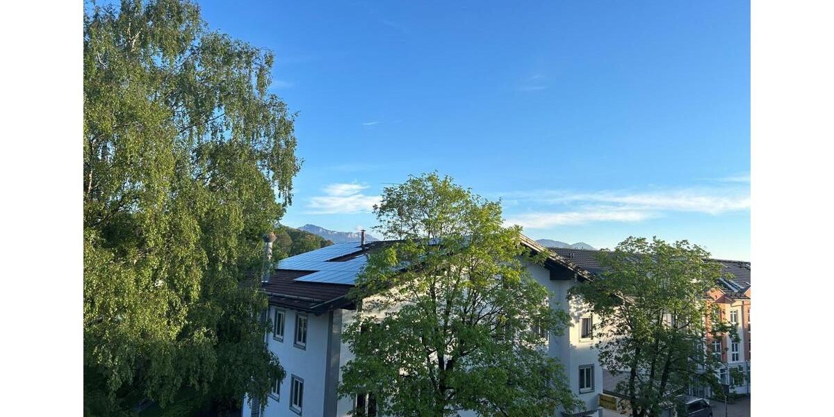 Neuwertige DG-Whg. (2025) in zentraler Lage 4 zimmer