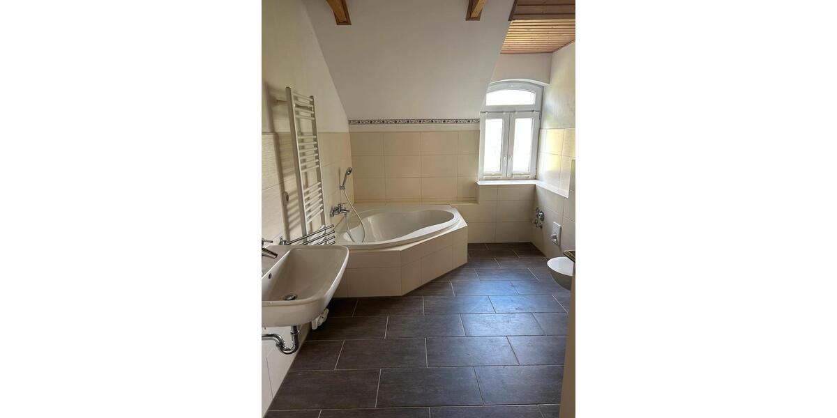 Etagenwohnung Drochtersen - 3 Zimmer, 100 m&sup2;, 880&euro; | Angebot:26394108