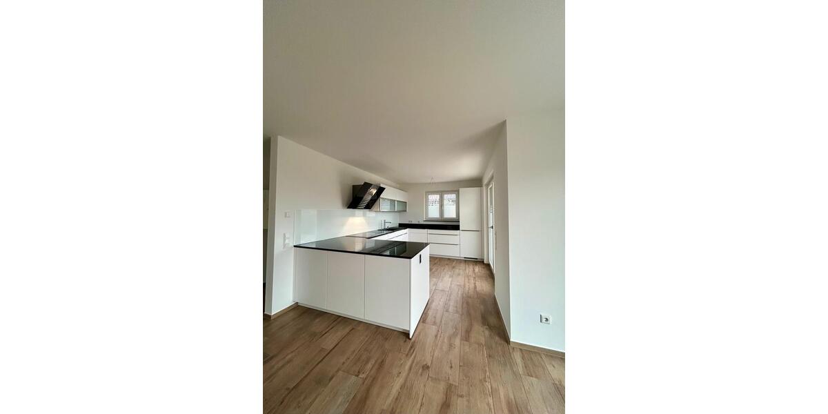Erdgeschoßwohnung Schriesheim - 4 Zimmer, 137 m&sup2;, 2.300&euro; | Angebot:24643629
