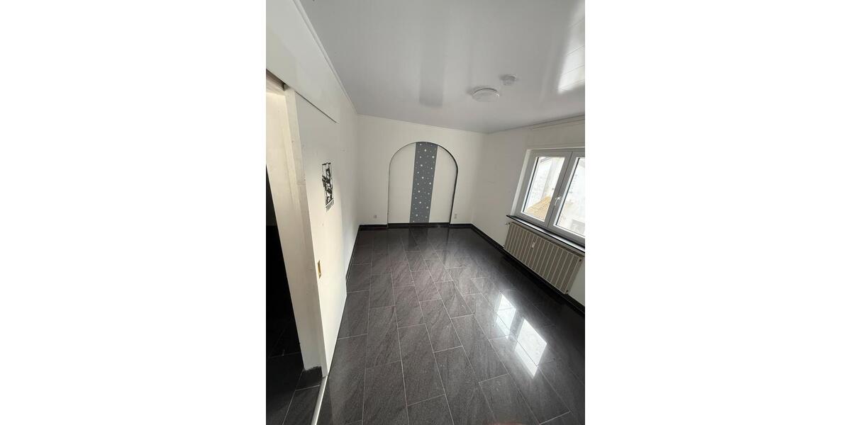 Etagenwohnung Homburg - 4 Zimmer, 107 m&sup2;, 1.050&euro; | Angebot:24794591