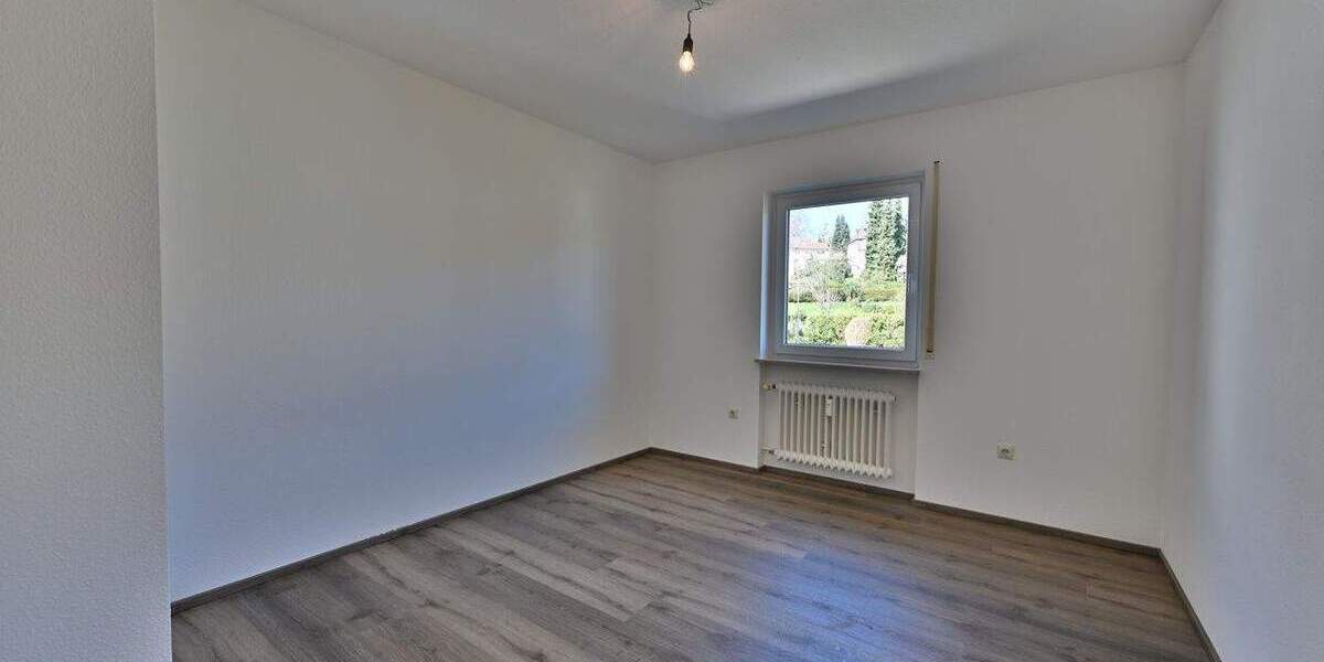 Etagenwohnung Lörrach Tumringen - 3 Zimmer, 95 m&sup2;, 1.350&euro; | Angebot:25926510
