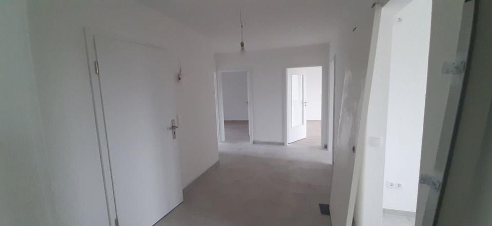 Dachgeschoßwohnung Duisburg Mittelmeiderich - 4 Zimmer, 782&euro; | Angebot:23665038