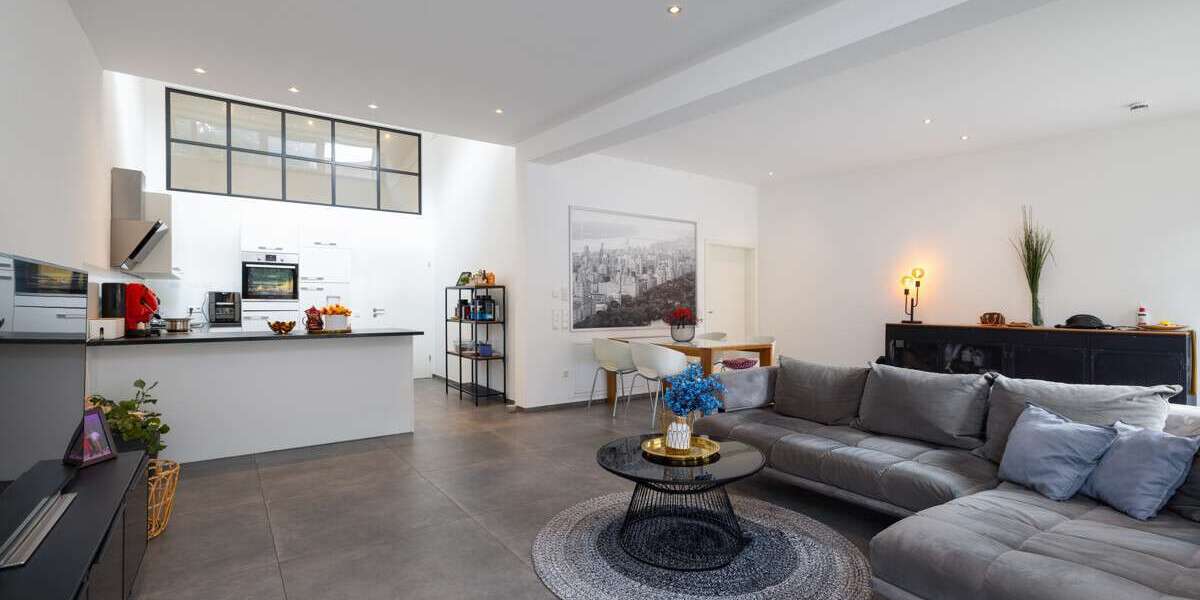 Etagenwohnung Augsburg Innenstadt - 2 Zimmer, 82 m&sup2;, 1.230&euro; | Angebot:27076952