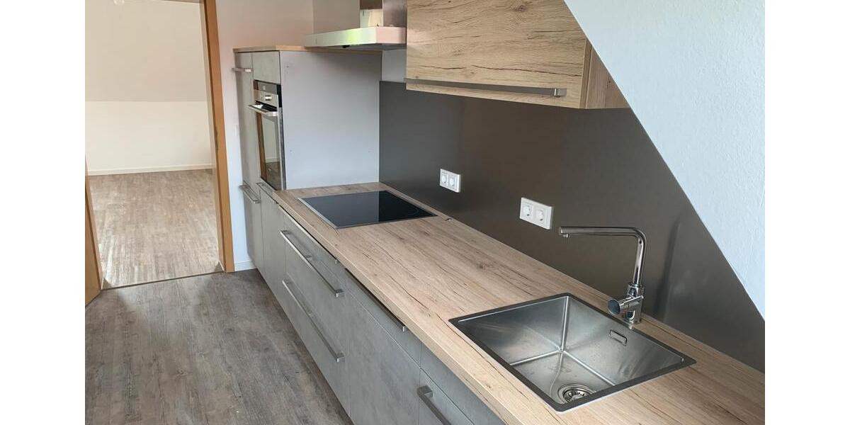 Moderne 2-Zimmer, EBK, neuem Bad, Balkon & Stellplatz 2 zimmer