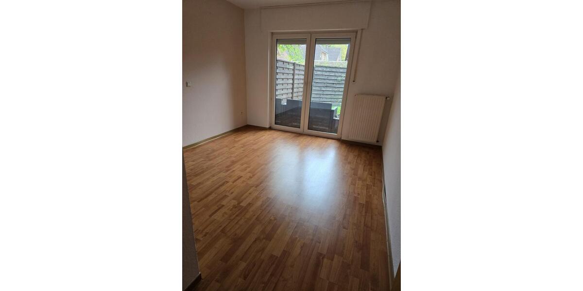 Schöne 3 ZKB Erdgeschoss Wohnung mit Stellplatz 3 zimmer