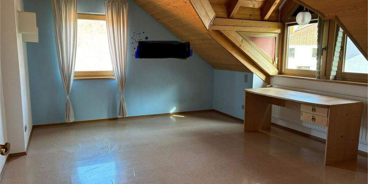 Etagenwohnung Sulzdorf Sternberg - 3 Zimmer, 120 m&sup2;, 770&euro; | Angebot:26162706