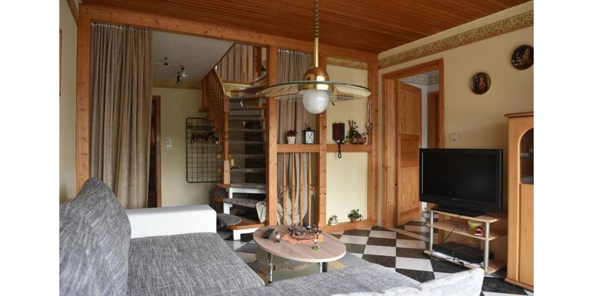 Etagenwohnung Hirzenhain - 3 Zimmer, 120 m&sup2;, 950&euro; | Angebot:24877262