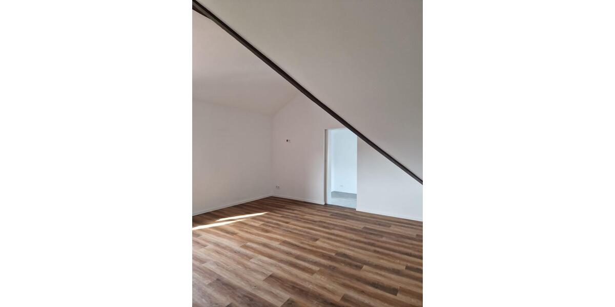 Neu sanierte 3-ZKB-Wohnung mit Stellplatz & EBK –sofort verfügbar 3 zimmer