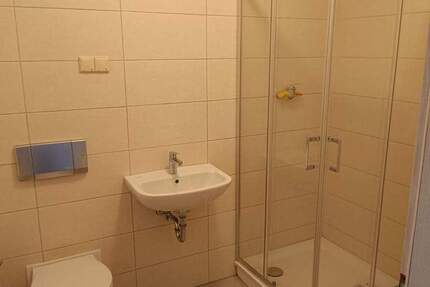 schöne 3-Raum Wohnung frisch renoviert mit EBK 3 zimmer