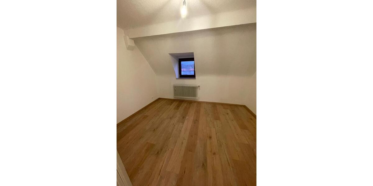 Etagenwohnung Zweibrücken - 4 Zimmer, 100 m&sup2;, 1.000&euro; | Angebot:23689511