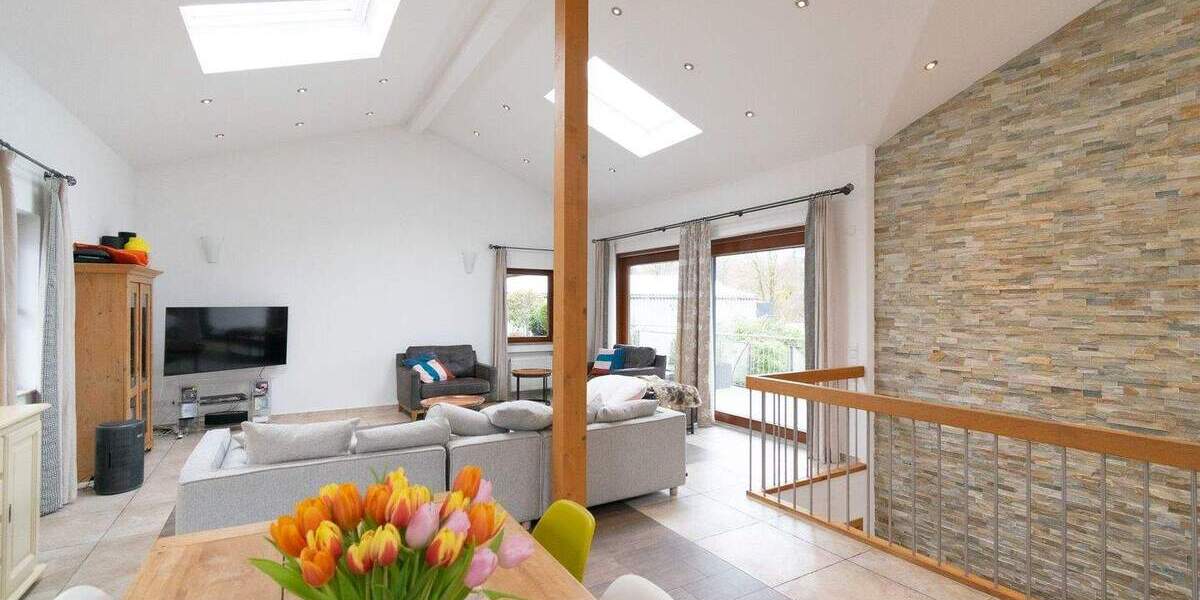 Einfamilienhaus Tettnang - 8 Zimmer, 270 m&sup2;, 2.900&euro; | Angebot:25726019