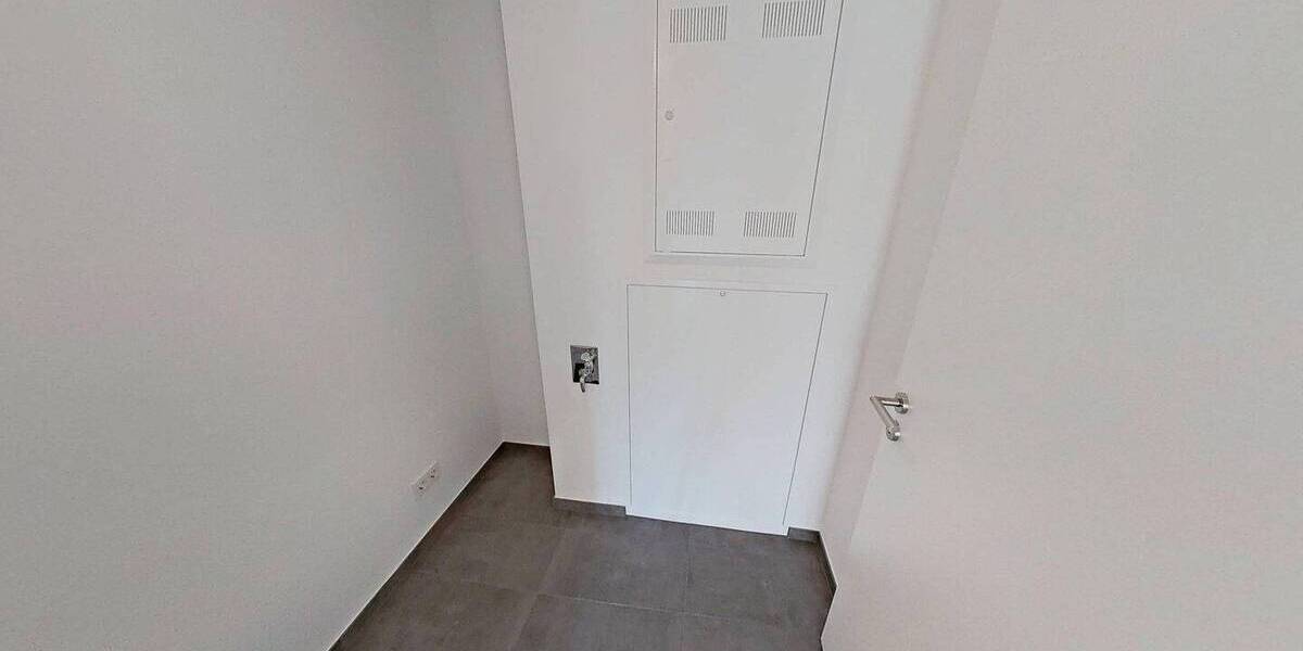 Etagenwohnung Saarbrücken St Johann - 2 Zimmer, 80 m&sup2;, 1.100&euro; | Angebot:26833887