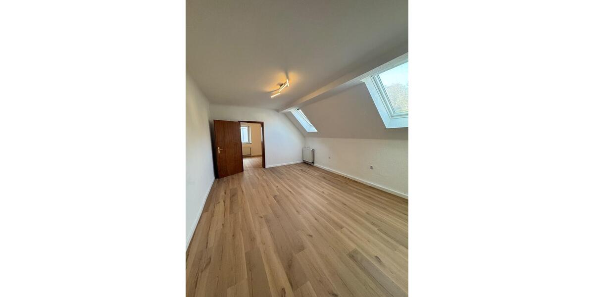 Dachgeschoßwohnung Merzig - 2 Zimmer, 110 m&sup2;, 800&euro; | Angebot:25809685