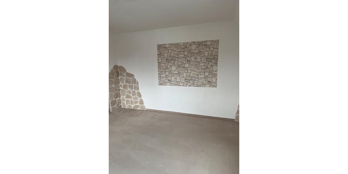 Dachgeschoßwohnung Riesa - 3 Zimmer, 75 m&sup2;, 375&euro; | Angebot:26455391