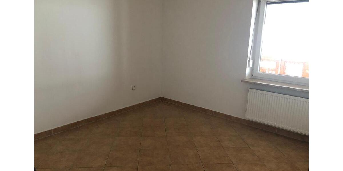 Hochparterre Regen - 4 Zimmer, 120 m&sup2;, 790&euro; | Angebot:24375002