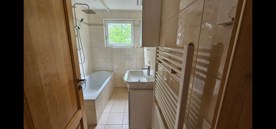 Dachgeschoßwohnung Bergneustadt - 3 Zimmer, 85 m&sup2;, 900&euro; | Angebot:26621317