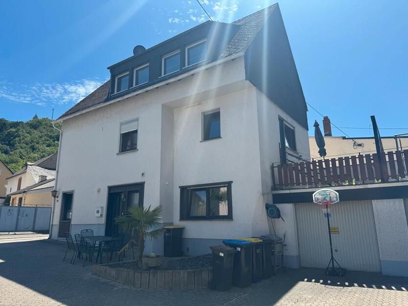Haus 7 ZKB in Oberfell zu vermieten