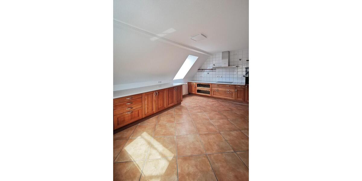 Dachgeschoßwohnung Hartheim am Rhein - 4 Zimmer, 132 m&sup2;, 1.520&euro; | Angebot:26624238