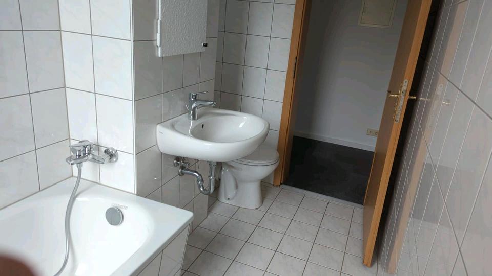 Erdgeschoßwohnung Dessau-Roßlau Roßlau - 1 Zimmer, 37 m&sup2;, 244&euro; | Angebot:26035217