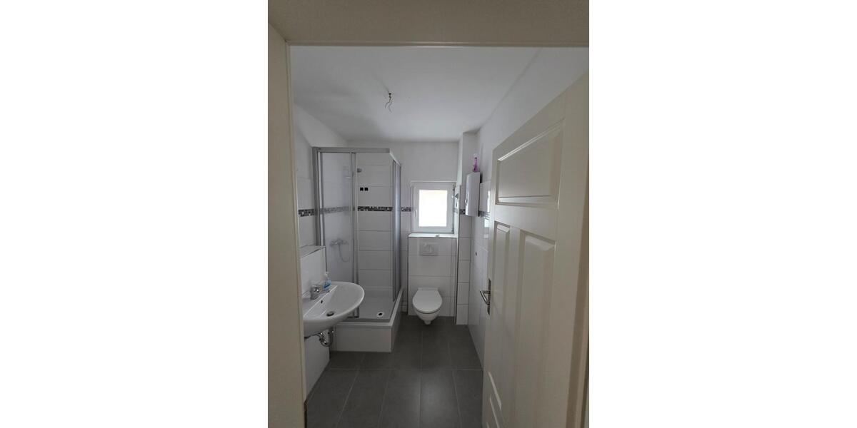 Hochparterre Südliches Anhalt - 1 Zimmer, 48 m&sup2;, 295&euro; | Angebot:25418021