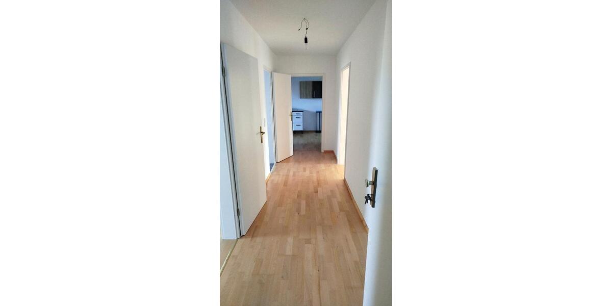 Dachgeschoßwohnung Nordhausen - 3 Zimmer, 88 m&sup2;, 654&euro; | Angebot:26617658