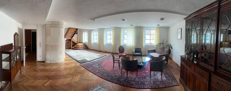 Etagenwohnung Pfreimd - 8 Zimmer, 250 m&sup2;, 1.500&euro; | Angebot:25254919