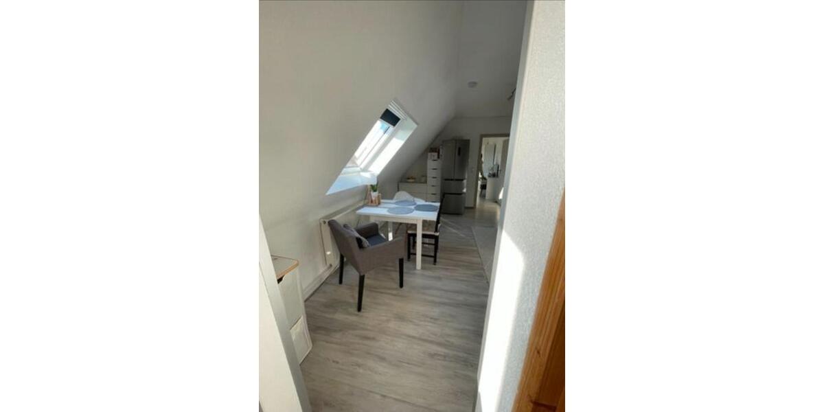 Dachgeschoßwohnung Homburg - 4 Zimmer, 110 m&sup2;, 950&euro; | Angebot:25989372