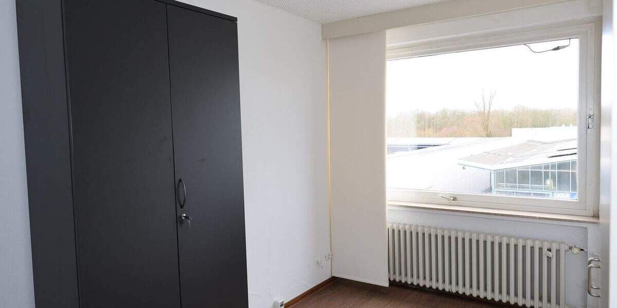 Gewerbeobjekt Duisburg Wanheim-Angerhausen - 6 Zimmer, 203 m&sup2;, 1.712&euro; | Angebot:23940897
