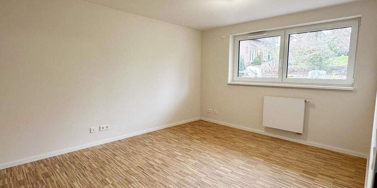 Einfamilienhaus Esslingen am Neckar Sulzgries - 6 Zimmer, 260 m&sup2;, 3.420&euro; | Angebot:24876305