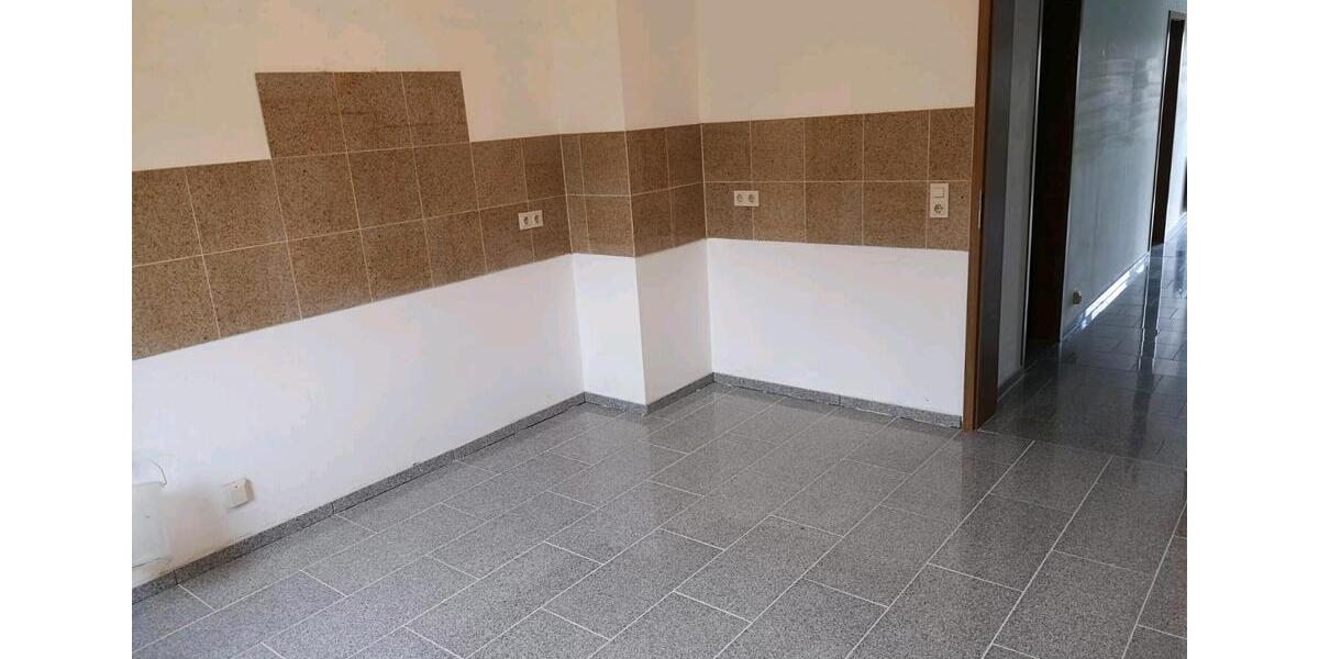 Erdgeschoßwohnung Much - 1 Zimmer, 100 m&sup2;, 1.300&euro; | Angebot:26699640