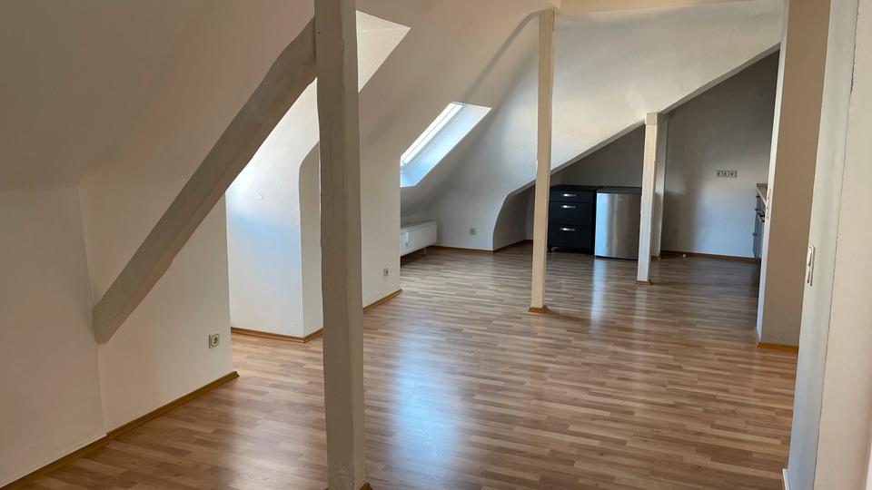 Dachgeschoßwohnung Saarbrücken Eschberg - 2 Zimmer, 50 m&sup2;, 575&euro; | Angebot:26013062