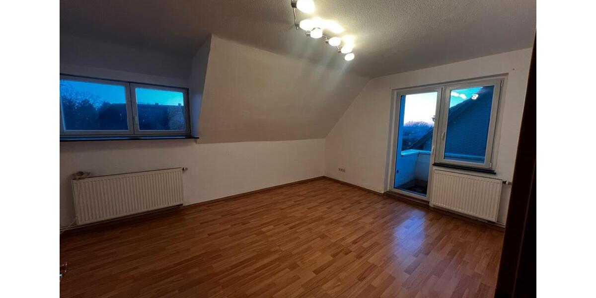 Großzügige 4Zimmer-Maisonettewohnung mit Balkon und Einbaukü 4 zimmer
