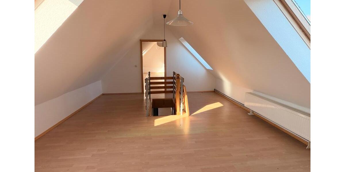 Etagenwohnung Celle Altencelle - 5 Zimmer, 125 m&sup2;, 1.150&euro; | Angebot:25285583