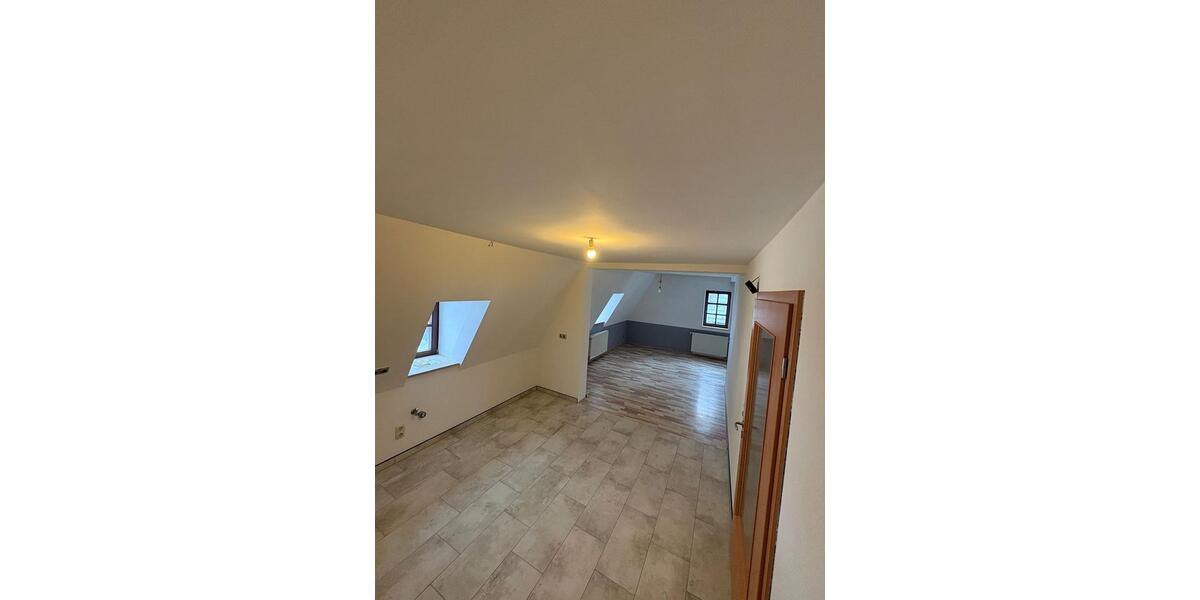 Dachgeschoßwohnung Floh-Seligenthal Seligenthal - 3 Zimmer, 113 m&sup2;, 790&euro; | Angebot:24702804