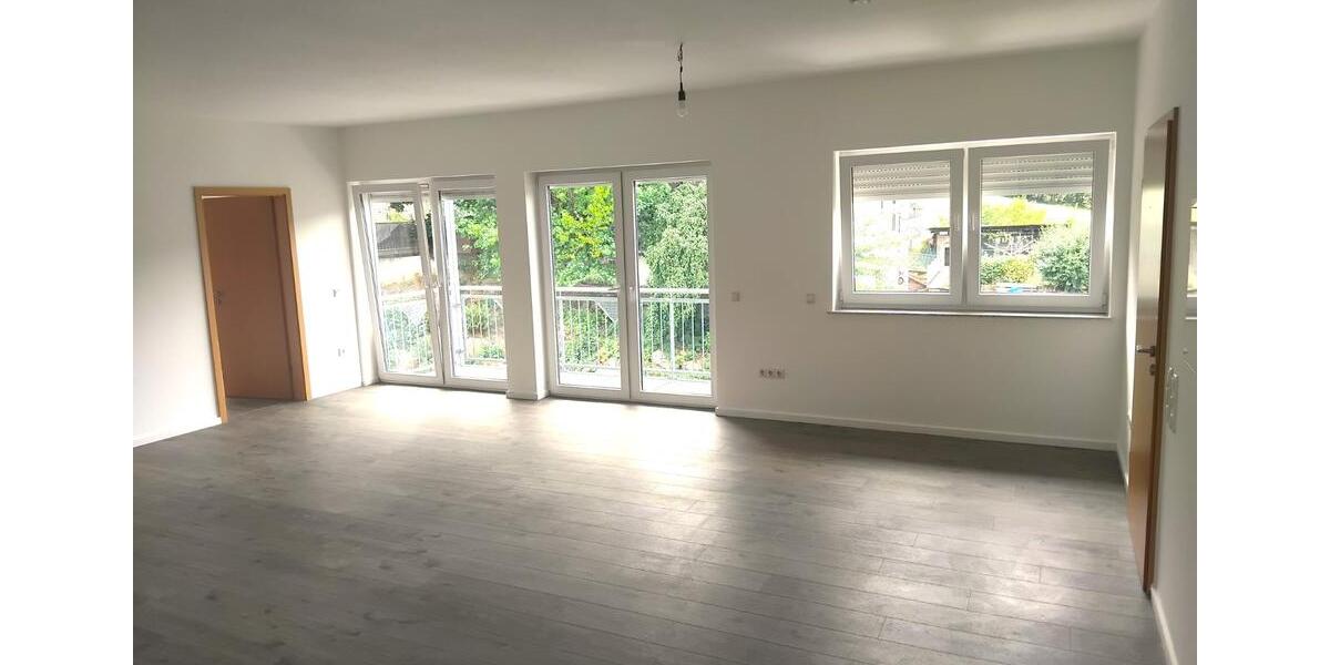 Helle 4 Zimmer WHG, EBK, TGL Bad, Balkon zu vermieten 4 zimmer
