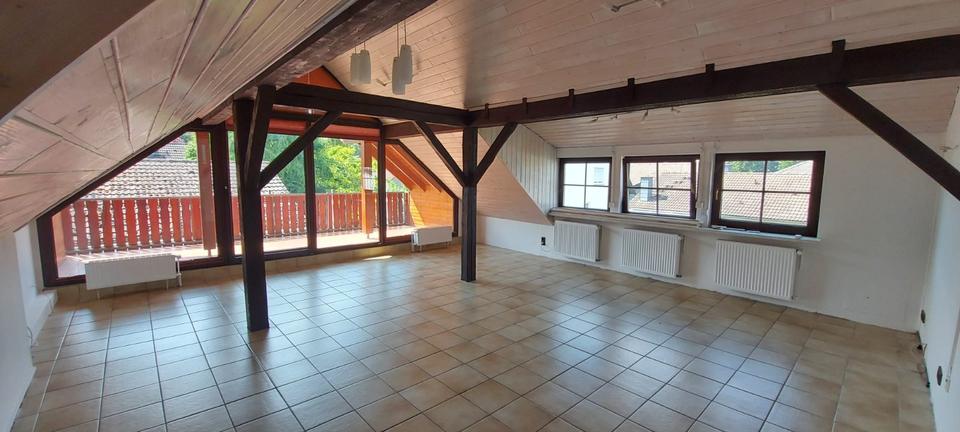 Dachgeschoßwohnung Altenstadt - 3 Zimmer, 100 m&sup2;, 1.000&euro; | Angebot:24688058