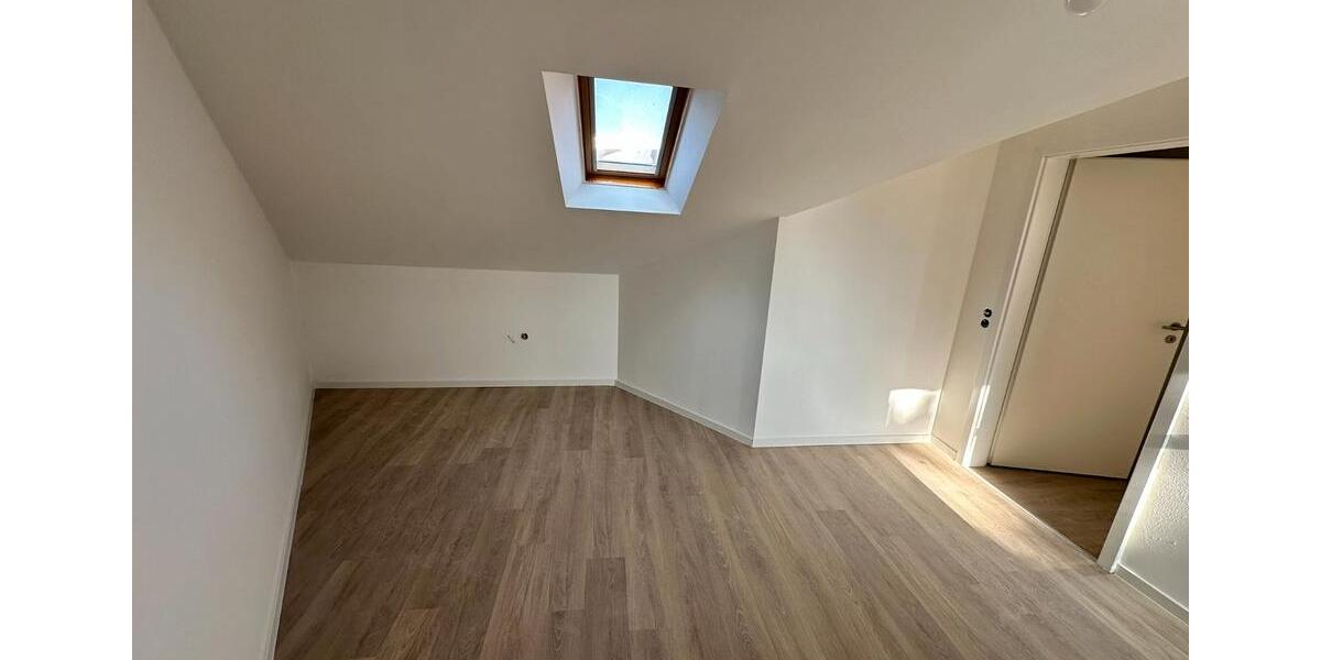 Etagenwohnung Apolda - 3 Zimmer, 79 m&sup2;, 695&euro; | Angebot:26572666