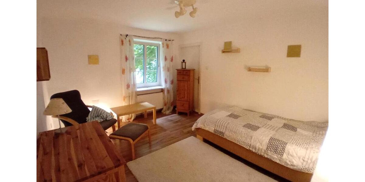 Wohnen auf Zeit Blunk - 1 Zimmer, 14 m&sup2;, 35&euro; | Angebot:26343832