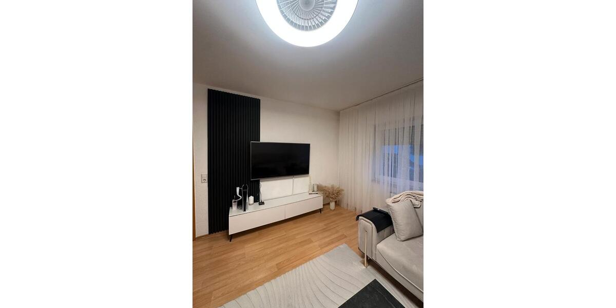 Erdgeschoßwohnung Stuttgart Zuffenhausen - 3 Zimmer, 63 m&sup2;, 1.100&euro; | Angebot:26045357
