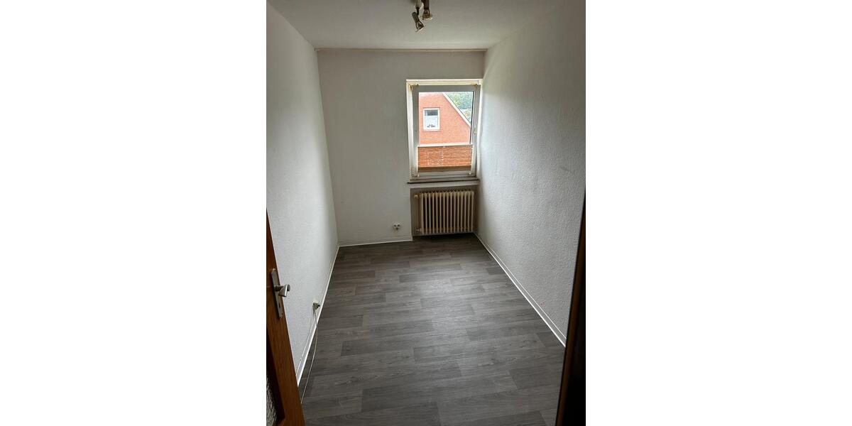 Dachgeschoßwohnung Wittmund - 3.5 Zimmer, 80 m&sup2;, 500&euro; | Angebot:26235163