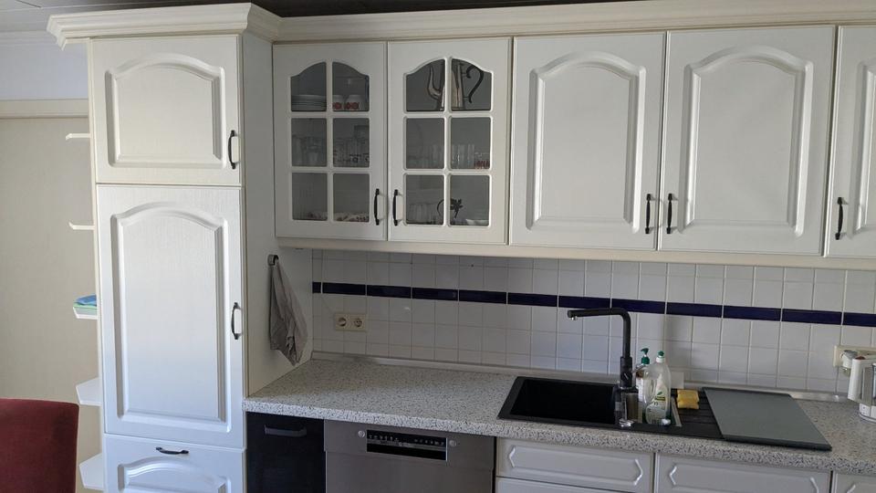 Etagenwohnung Lage - 4 Zimmer, 160 m&sup2;, 1.350&euro; | Angebot:25908425