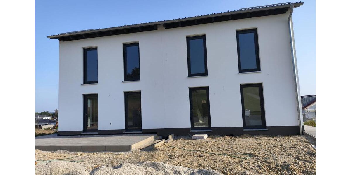 Neubau Haus 143 m² – Garten – nur 1.295 € – Eichendorf zimmer