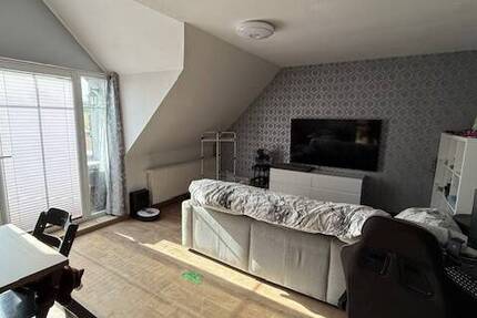 3-Zi.-DG-Wohnung mit kleinem Balkon in guter Wohnlage