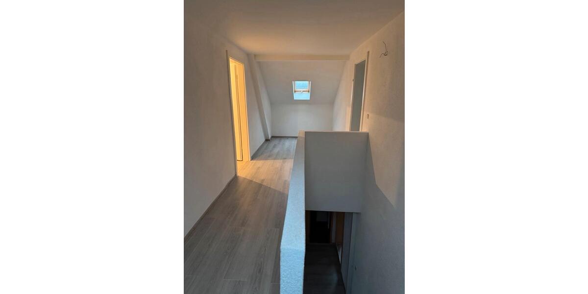 Einfamilienhaus Ehringshausen - 5 Zimmer, 105 m&sup2;, 1.100&euro; | Angebot:24660365