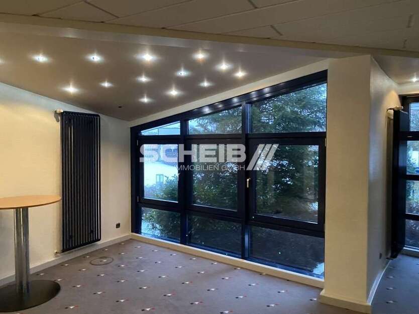 Büro in Schnelldorf 5.575 € 3490 m²