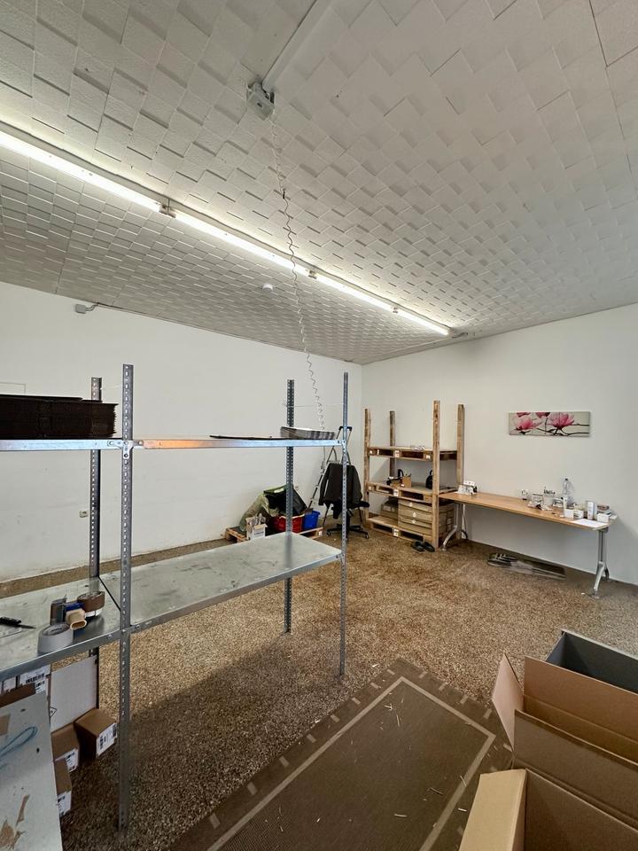 Große Lagerhalle zu vermieten (240 m2 in 97892)