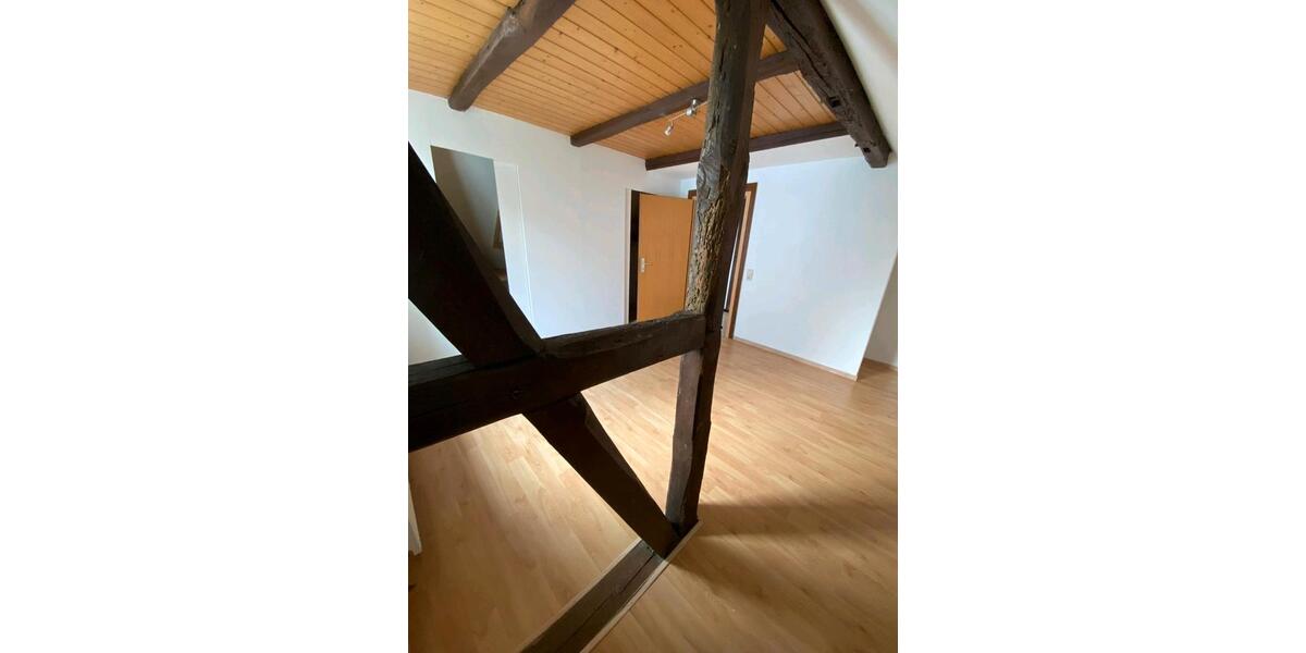 Dachgeschoßwohnung Rühen - 3 Zimmer, 65 m&sup2;, 639&euro; | Angebot:25369505