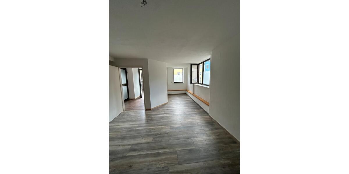 Etagenwohnung Burghausen - 1 Zimmer, 66 m&sup2;, 850&euro; | Angebot:26682592