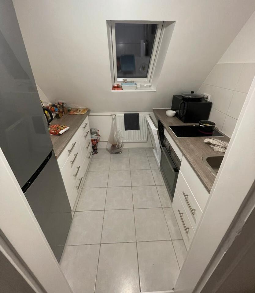Zimmer in einer Zweizimmerwohnung zimmer